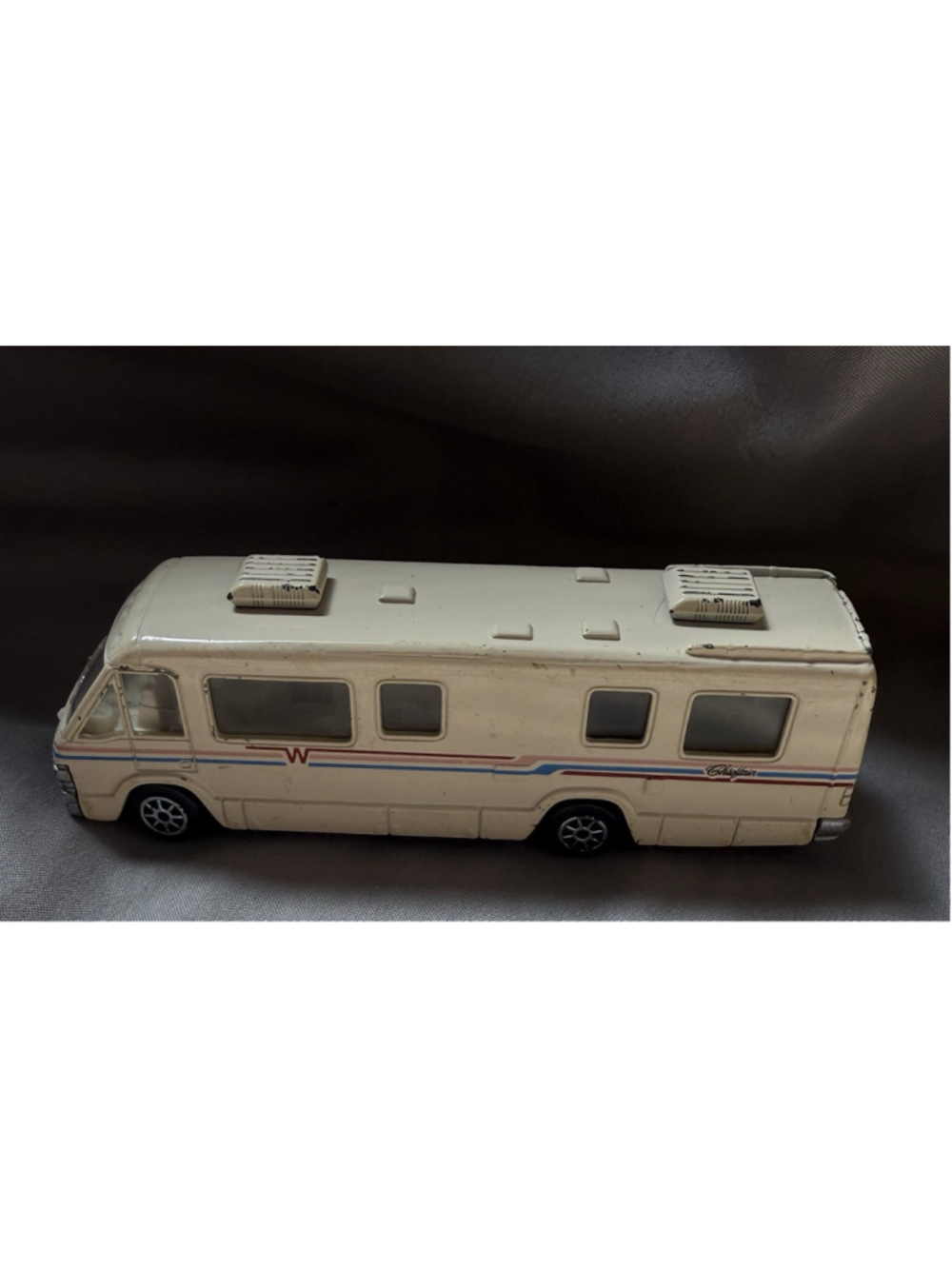 Vintage 1990 Road Champs Die Cast Winnebago Chieftain RV